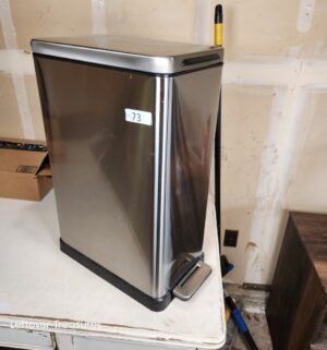 r73- Small trash can