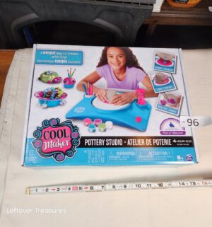 r96- Cool Maker Pottery Studio