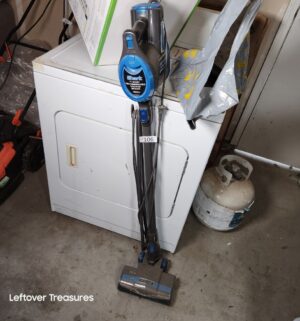 r106- Shark Vacuum. Tested/works