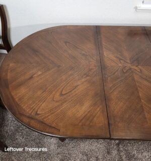 r177- New Classic Furniture Bixby Espresso Wood Oval Dining Table w/ 6 chairs - Image 3