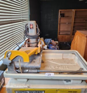 s19- Workforce Tile saw. Tested/works