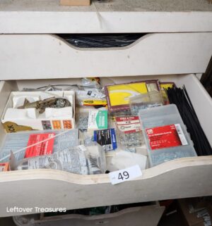 s49- 5 drawers of hardware/supplies - Image 4