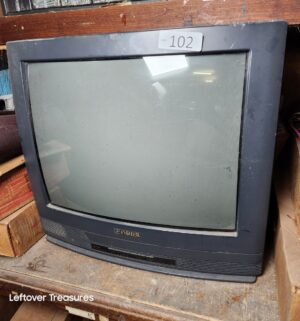 s102- fisher 25in tv. Powers on