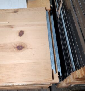 s178- Cedar or Pine 80 pieces on pallet shelving planks - Image 4