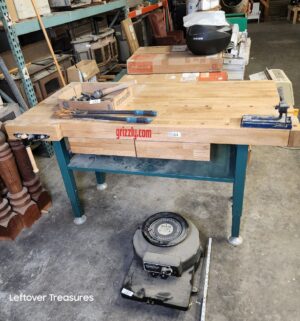s184- Grizzly T10157 Heavy-Duty Oak Workbench