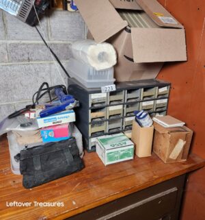 s223- organizer, tools items on table