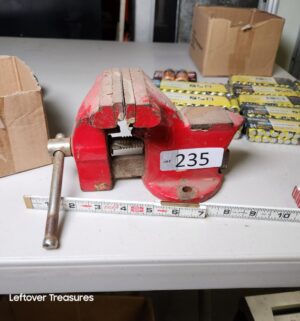 s235- vintage red vise