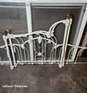 s266- day bed frame. No bolts