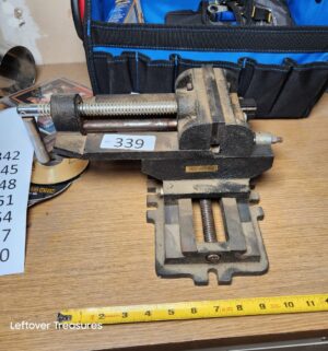 s339- vintage machinist drill press vise