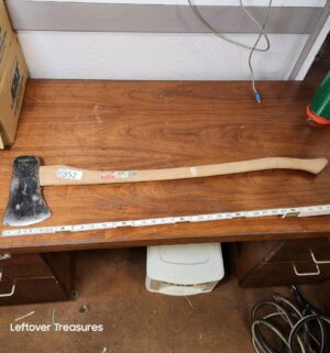 s352- hickory handle axe