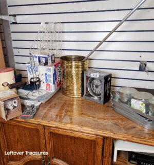 s416- household items on cabinet