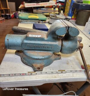 s511- very large taskmaster 6 vise