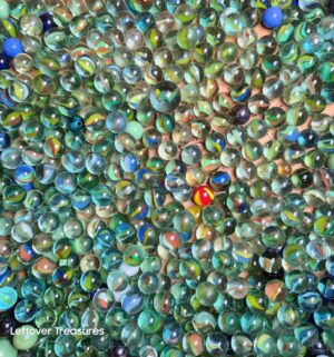 s561- Huge Collection of vintage glass marbles - Image 3