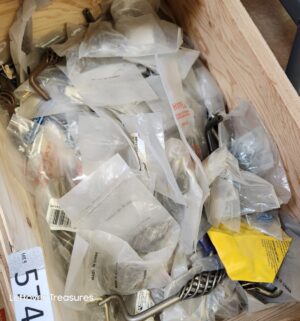 s574- drawer pulls, hinges - Image 3