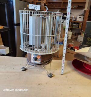 s591- vintage Breeze King model BK-101 cylindrical fan. Works