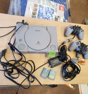 s635- Sony Playstation 1. Model SCPH-7501. Tested/powers on