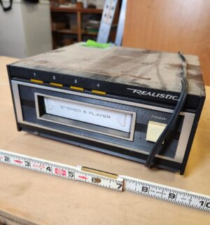 s646- Technics Stereo Cassette Deck. Realistic Stereo 8 Player. Both power on - Image 3