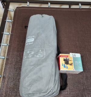 t16- Queen Air Bed w/ pump. Looks in good condition