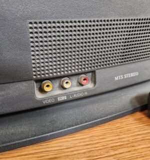 t24- Vintage Sharp 27in tv w/ remote. Great for VCR and vintage video games - Image 3