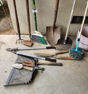 t36- garden tools