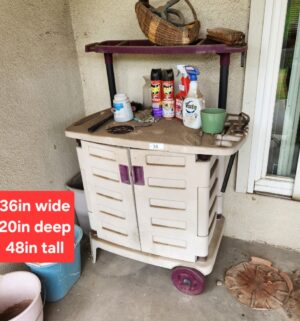 t38- Suncast portable garden or barbecue utility cart