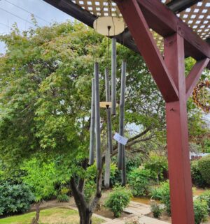 t39- vintage wind chimes