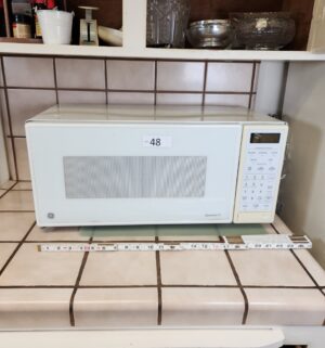 t48- GE Microwave. Tested/works