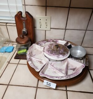 t56- servering tray, glass jar