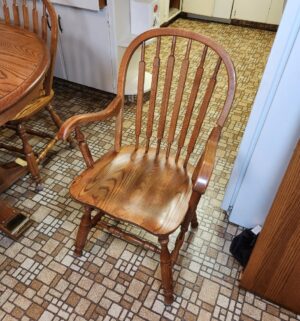 t60- Stunning S. Bent Bros Oak 4 Chair Dining Set. Amazing Condition - Image 3