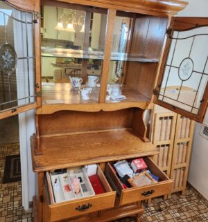 t62- Vintage Oak Two Piece China Hutch w/ Lead Glass - Image 4