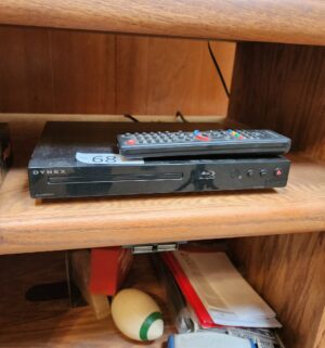 t68- Dynex Blu Ray Player w/ Remote. Tested/works
