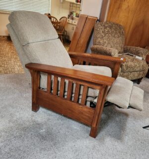 t70- Recliner Chair Mission Style - Image 3