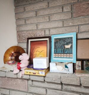 t77- items on the mantle