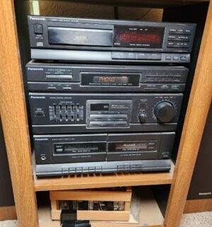 t81- Panasonic Stereo System. Cassette and Record Player Tested/works. CD player not tested - Image 3