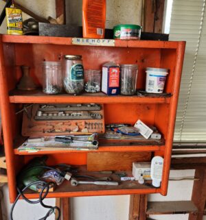 t108- contents of the shelving unit