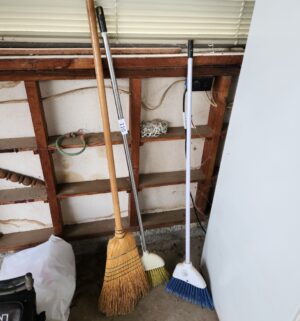 t110- brooms