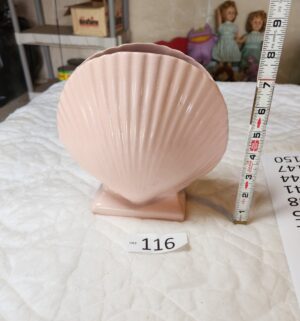 t116- vintage pink ceramic clam shell vase