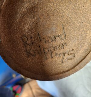 t150- Studio Pottery. Signed by Richard Knipper - Image 4