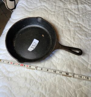 t152- Lodge Cast iron Skillet