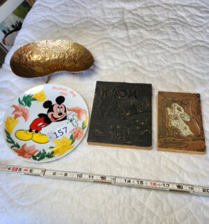 t157- mickey mouse plate and collectibles