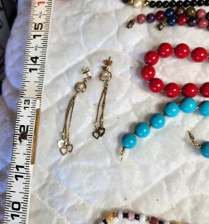 t166- Vintage Costume jewelry collection - Image 4