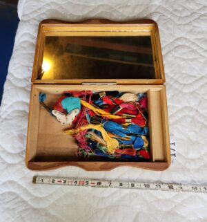 t171- wooden jewelry box featuring a hinged lid with a framed equestrian hunting scene - Image 3