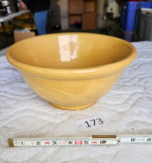 t173- Antique Pacific 9 in mixing bowl