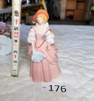 t176- Lenox Elizabeth porcelain figurine from The Great Fashions of History collection