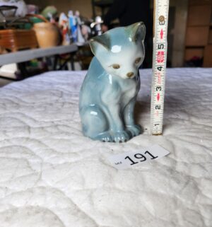 t191- M. Requena porcelain blue cat figurine from Spain