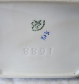 t197- MZ Altrohlau (CMHR) ceramic salt box from Czechoslovakia - Image 5