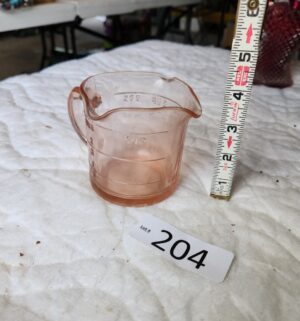 t204- vintage Kelloggs pink depression glass three-spout measuring cup