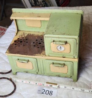 t208- 1930s Kingston Products Little Lady toy electric stove