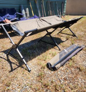 u1- Slumberjack Fold up Cot w/ Bag. Great shape - Image 3