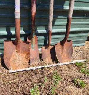 u2- Vintage Garden Shovels